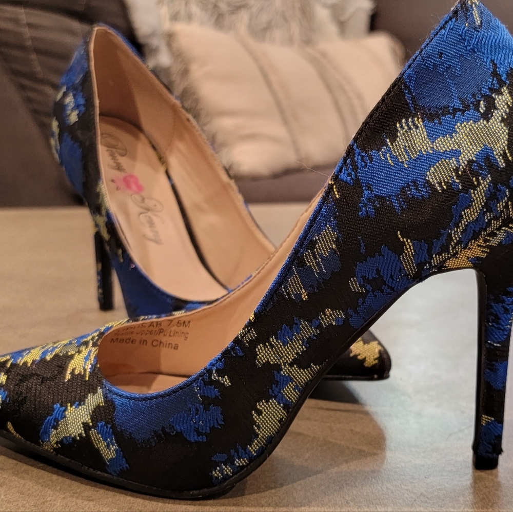 Women's shoes